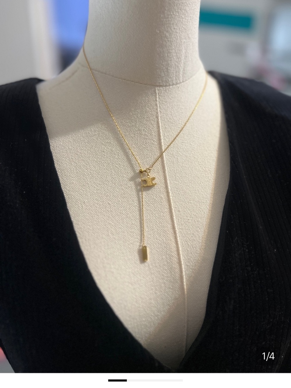 Dainty Celine necklace gold pendant